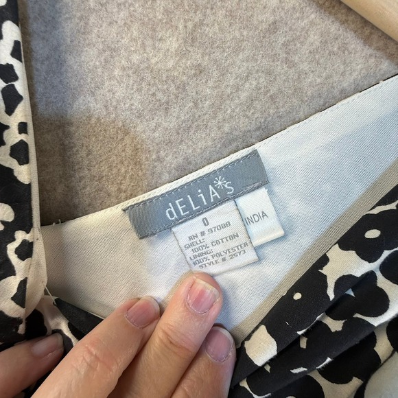 Delias Black White Floral V-Neck Empire Waist Midi Dress Style 2573 Size 0 - Picture 6 of 6